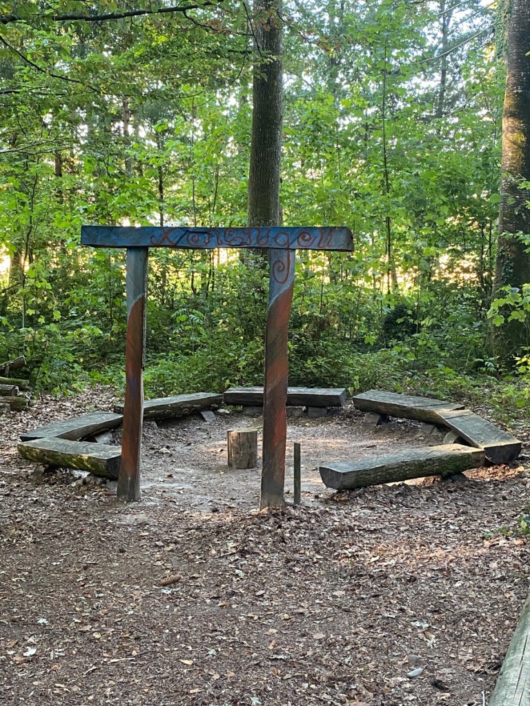 Sitzsofa der Waldspielgruppe Xenegugeli